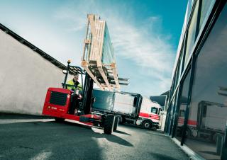Stivuitoare montate pe camion Stivuitoare montate pe camion Diesel Moffett M 4-20.3