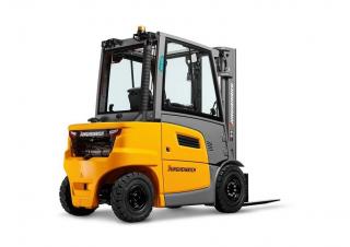 Stivuitoare frontale diesel Jungheinrich DFG 425s 