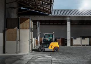 Stivuitoare frontale diesel Jungheinrich DFG 435s 