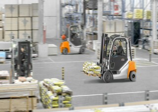 Stivuitoare frontale diesel Still RX 70-25/600