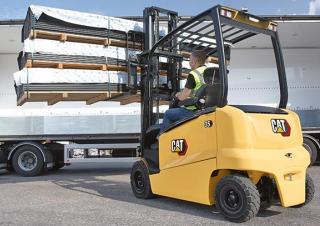 Stivuitoare frontale electrice Caterpillar EP35AN