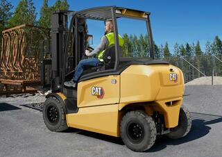 Stivuitoare frontale electrice Caterpillar EP50NH