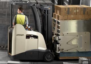 Stivuitoare frontale electrice Crown RC 5715