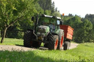 Tractoare 4WD Fendt 211 F Vario