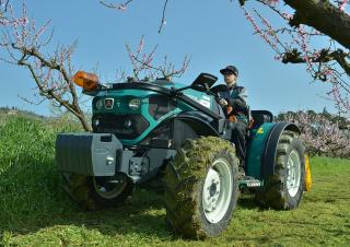 Tractoare 4WD Arbos 4090 Q