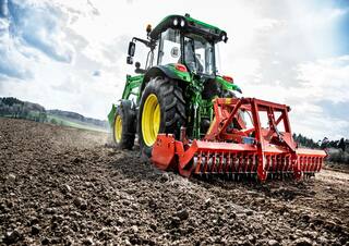 Tractoare 4WD John Deere 5095M