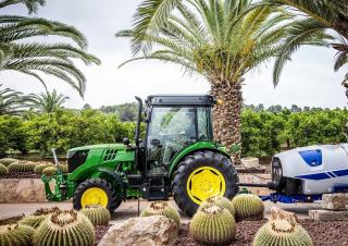 Tractoare 4WD John Deere 5115GN