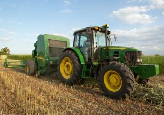Tractoare 4WD John Deere 6105J