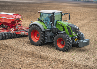 Tractoare 4WD Fendt 826 Vario Profi
