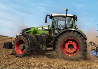 Tractoare 4WD Fendt 933 Vario ProfiPlus