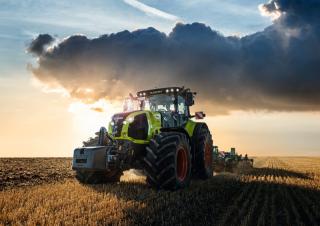 Tractoare 4WD Claas Axion 830 