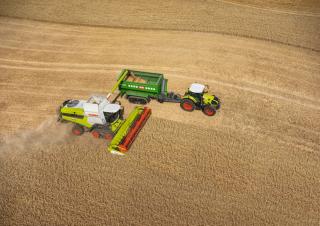 Tractoare 4WD Claas Axion 830 