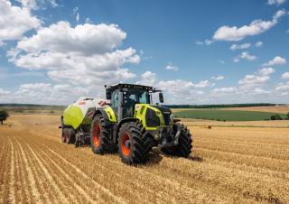 Tractoare 4WD Claas Axion 830 Cmatic 