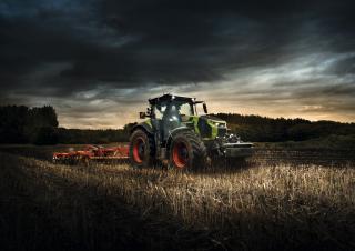 Tractoare 4WD Claas Axion 9.330 Cmatic 