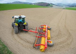 Tractoare 4WD Claas Elios 210 Classic 