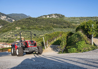Tractoare 4WD Valtra F75S