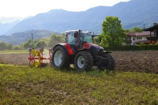 Tractoare 4WD Lindner Geotrac 124