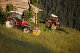 Tractoare 4WD Lindner Geotrac 84