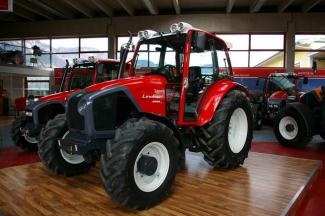 Tractoare 4WD Lindner Geotrac 84