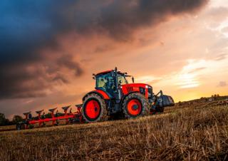 Tractoare 4WD Kubota M7133 