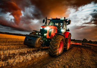 Tractoare 4WD Kubota M7133 
