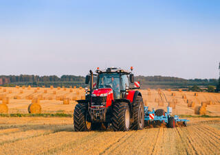 Tractoare 4WD Massey Ferguson MF 8737 S 