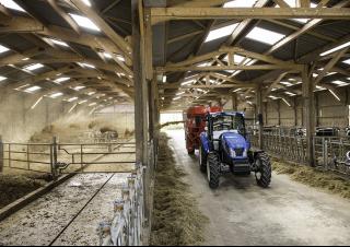 Tractoare 4WD New Holland T5.75