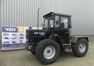 Tractoare 4WD Mercedes-Benz Trac 700
