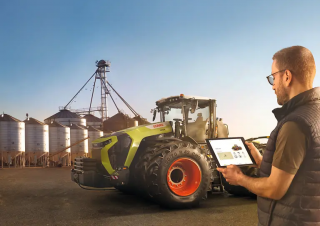 Tractoare 4WD Claas Xerion 12.590 Trac