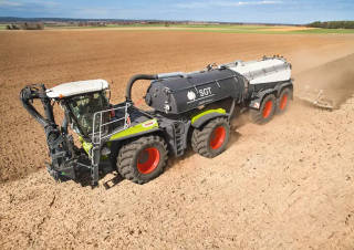 Tractoare 4WD Claas Xerion 4200 Saddle Trac 