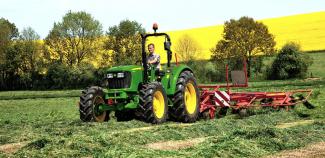 Tractoare cu roți mari pe spate John Deere 5055E