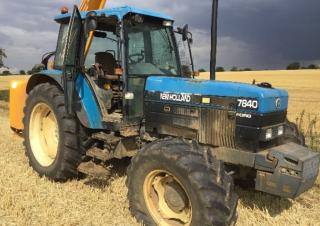 Tractoare cu roți mari pe spate Ford-NH 7840