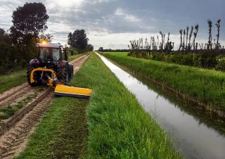 Tractoare cu roți mari pe spate SAME Dorado 90 