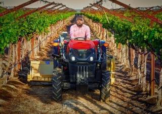 Tractoare cu roți mari pe spate Case IH Farmall 90N
