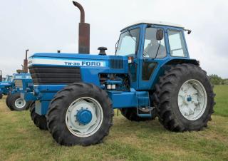 Tractoare cu roți mari pe spate Ford-NH TW-30