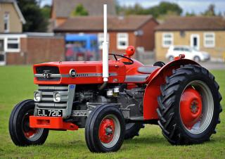 Tractoare cu roți mari pe spate Massey Ferguson 135