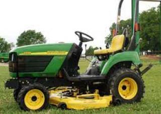 Vehicule Tractoare municipale John Deere 2210