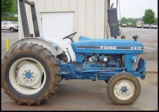 Vehicule Tractoare municipale Ford-NH 2810