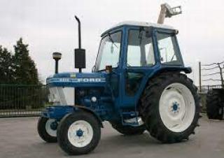 Vehicule Tractoare municipale Ford-NH 4610