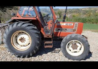 Vehicule Tractoare municipale Fiatagri 60-90