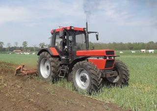 Tractoare cu roți mari pe spate Case IH 956 XL