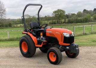 Vehicule Tractoare municipale Kubota B2311