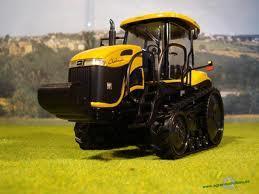 Tractoare pe șenile Challenger MT765 B