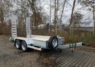 Trailere Trailere cu platformă joasă Möslein TT 6-E4x2