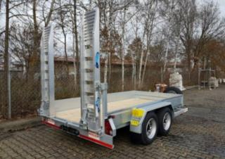 Trailere Trailere cu platformă joasă Möslein TT 6-E4x2