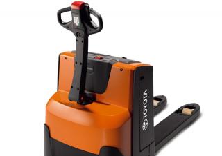 Transpalete cu operator pedestru Toyota LWE180