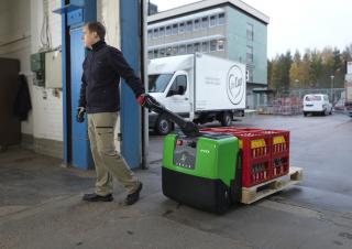 Transpalete cu operator pedestru Cesab P 113