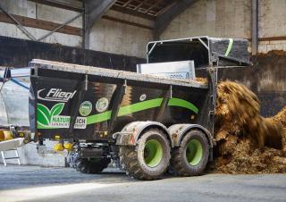 Tehnologii pentru dejecții și gunoi de grajd Utilaje de împrăștiat gunoi de grajd Fliegl ADS 200