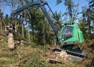 Echipamente forestiere Utilaje de recoltat bușteni Neuson Forest 243HV