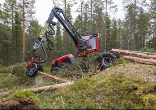 Echipamente forestiere Utilaje de recoltat bușteni Komatsu 911